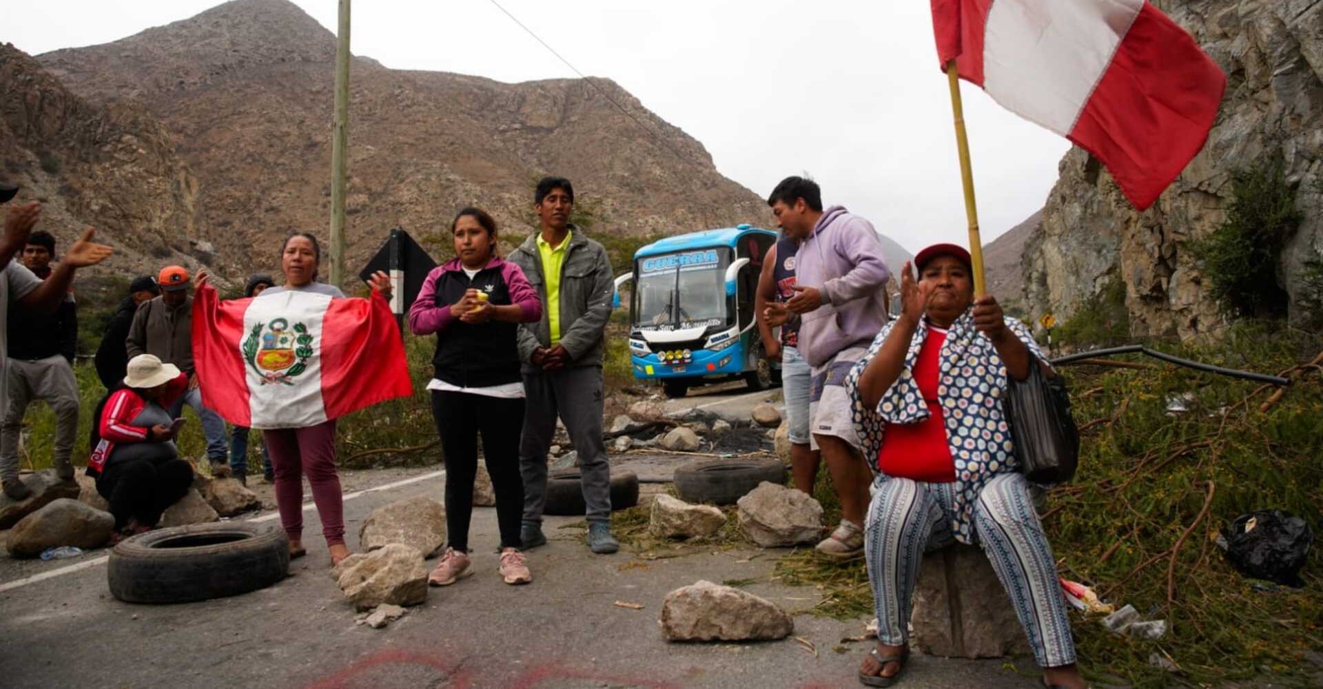 Photo: National strike in Peru, Pativilca-Huaraz highway. Credit: John Commandment